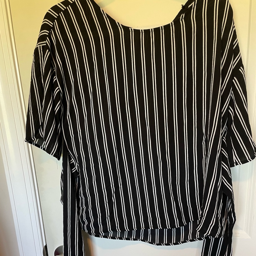 Boutique tie blouse